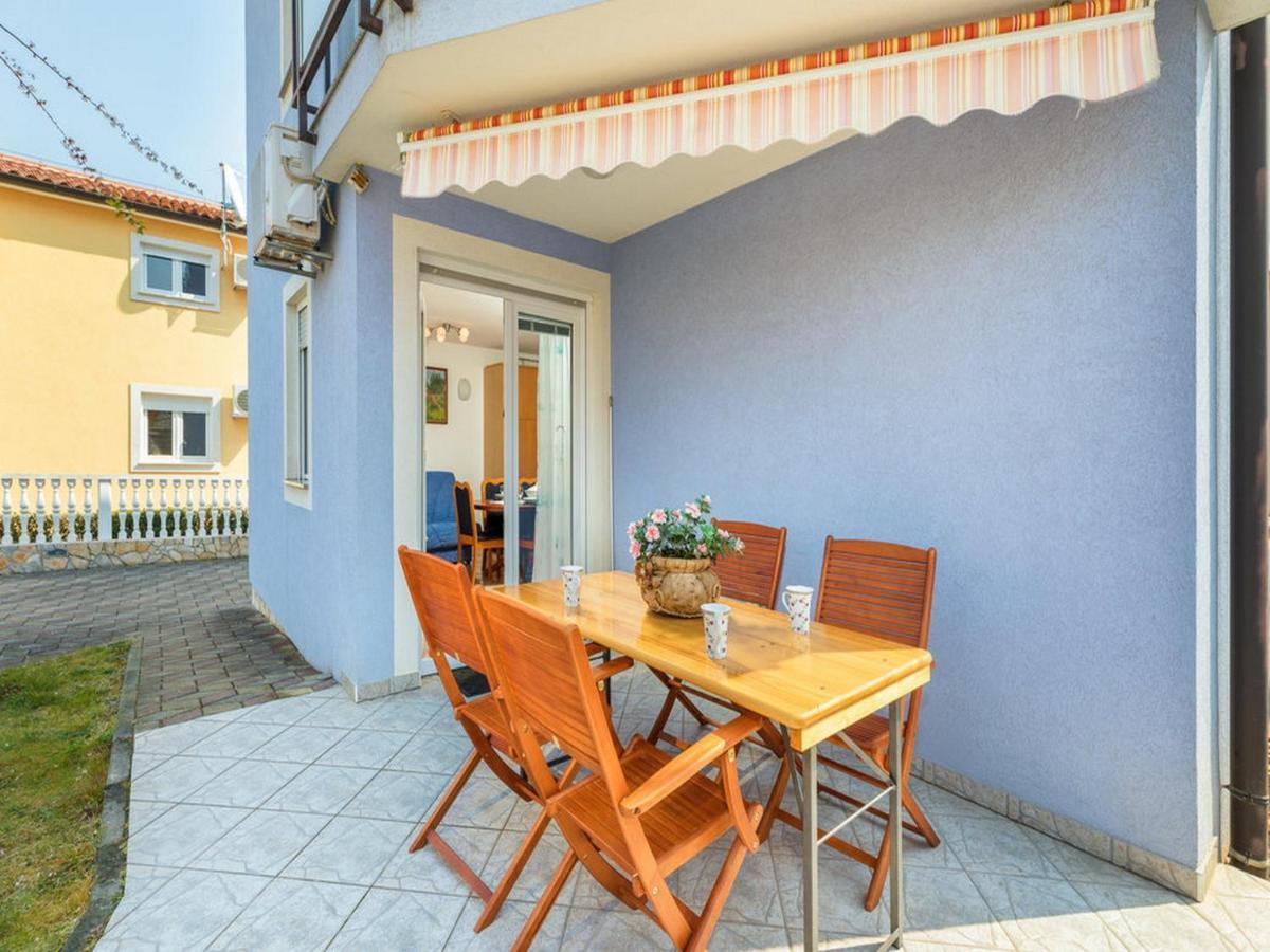 Apartment Dana Fažana Exteriör bild